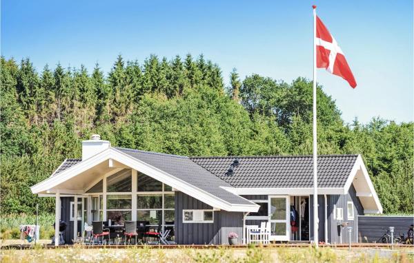 A la foto es mostra l'objecte Gorgeous Home In Ejstrupholm With Sauna situat a la ciutat de Nørre Snede.