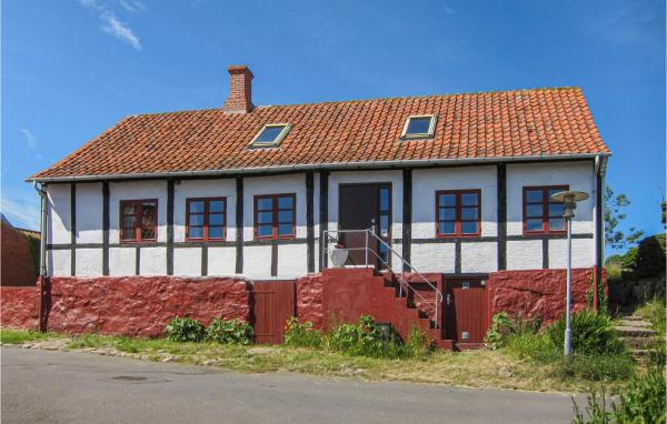 A la foto es mostra l'objecte Cozy Home In Allinge With Kitchen situat a la ciutat de Allinge.