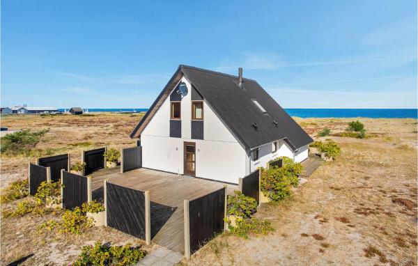 A la foto es mostra l'objecte Awesome Home In Læsø With Kitchen situat a la ciutat de Læsø.