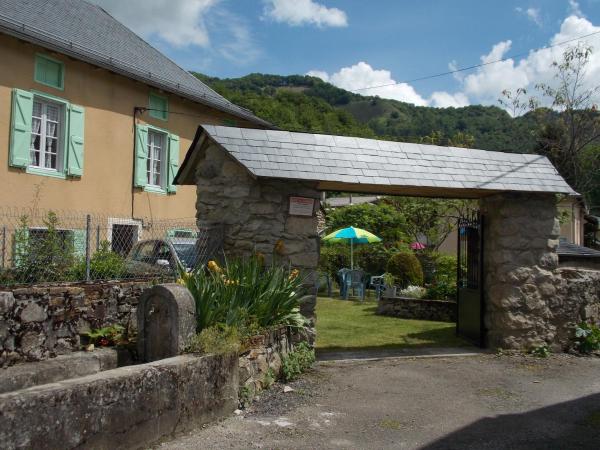 A la foto es mostra l'objecte gîte enso des Paoulìn situat a la ciutat de Ustou.