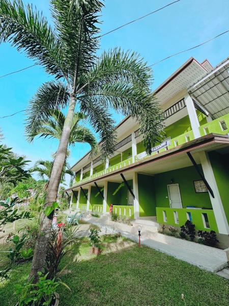 A la foto es mostra l'objecte FairHouse khaolak situat a la ciutat de Khao Lak.
