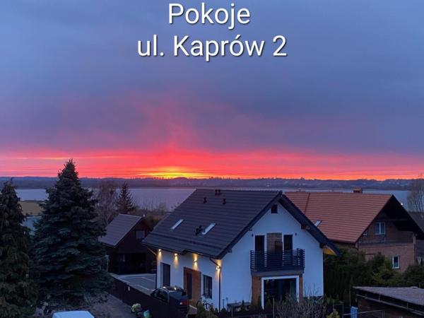 Na zdjęciu widoczny jest obiekt Kaper Rewa położony w mieście Rewa.