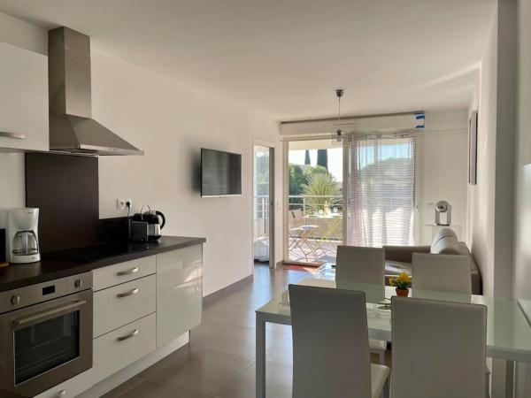 Nella foto è visibile l'oggetto 17 - Appartement neuf, parking terrasse et jolie vue situato nella città di Bandol.