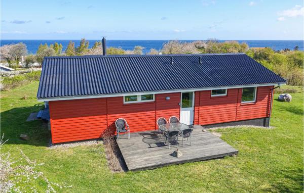 På billedet ses objektet Awesome Home In Allinge beliggende i byen Allinge.