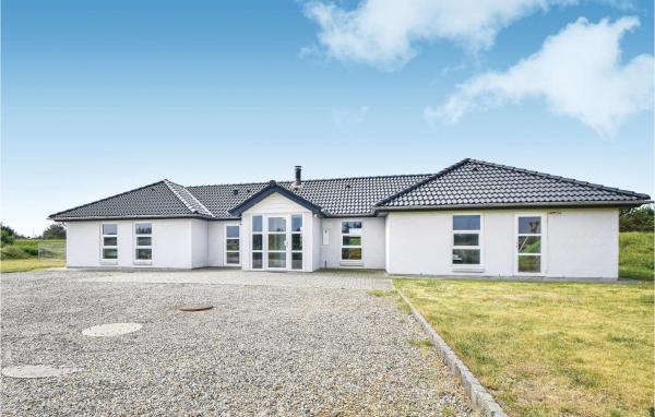 A la foto es mostra l'objecte Holiday Home Krogsande Blåvand Xi situat a la ciutat de Blåvand.