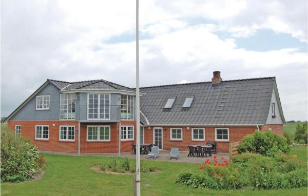 Pet Friendly Home In Bredebro With House Sea View