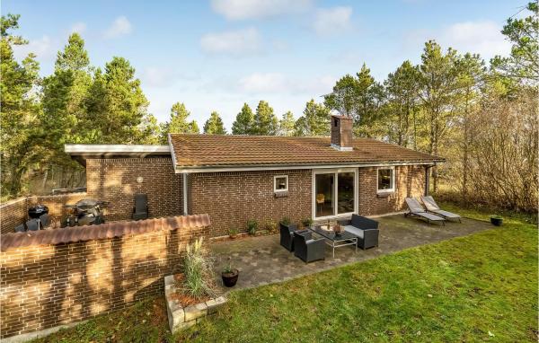 På billedet ses objektet Cozy Home In Sæby With Sauna beliggende i byen Sæby.