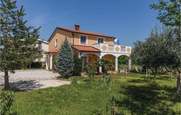 På bilden syns objektet Nice Apartment In Kastel With Kitchen som ligger i staden Kaštel.