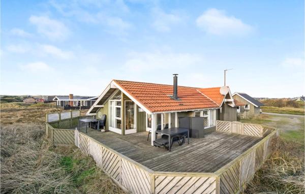 A la foto es mostra l'objecte Holiday Home Auroravej situat a la ciutat de Bjerregård.