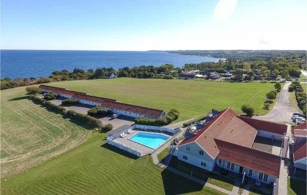 A la foto es mostra l'objecte Cozy Apartment In Allinge With Wifi situat a la ciutat de Allinge.