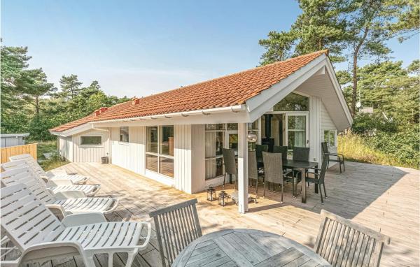 A la foto es mostra l'objecte Holiday Home Frederiksvej Nexø Ii situat a la ciutat de Balke.
