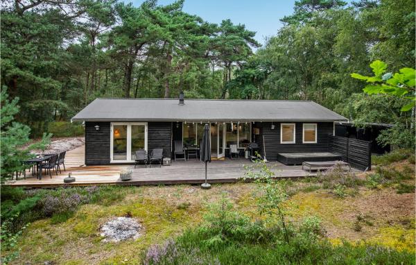 3 Bedroom Gorgeous Home In Nexø, Neksø