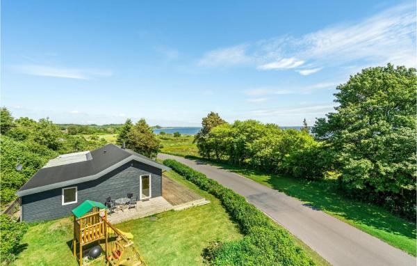 Nella foto è visibile l'oggetto Cozy Home In Farsø With Sauna situato nella città di Farsø.
