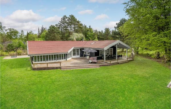 På billedet ses objektet Awesome Home In Vig With Sauna beliggende i byen Vig.