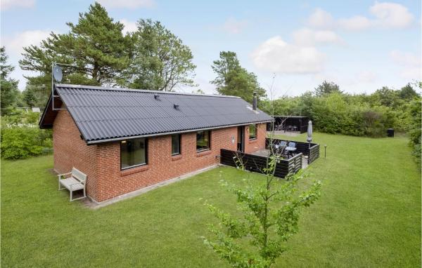 Na fotografii je vidět objekt Three-Bedroom Holiday Home In Hemmet nacházející se ve městě Hemmet.