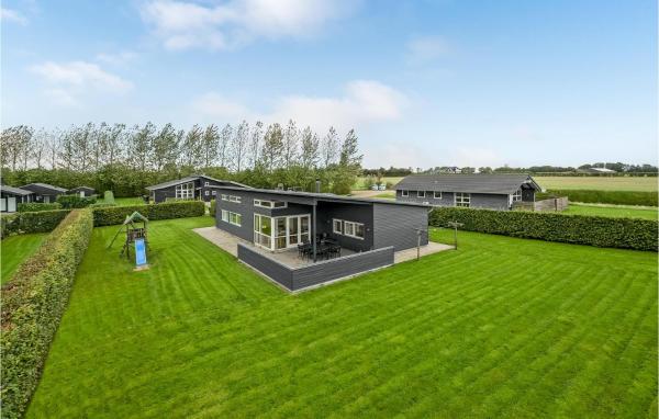 På billedet ses objektet Holiday Home Råde Strandpark Haderslev Vi beliggende i byen Aarøsund.