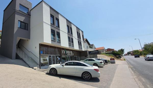 Na fotografii je vidět objekt Hotel Rivero A&S nacházející se ve městě Mostar.