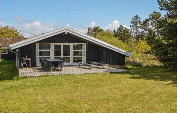 A la foto es mostra l'objecte Holiday Home Ringvejen Rømø Ii situat a la ciutat de Bolilmark.
