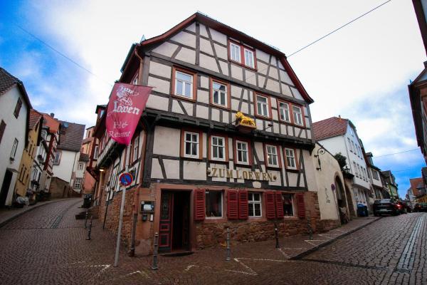 På billedet ses objektet Hotel und Restaurant Zum Löwen beliggende i byen Linsengericht.