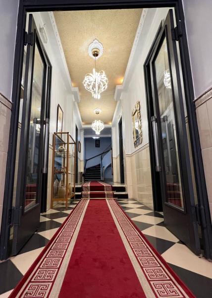 Le cheval blanc, Oran