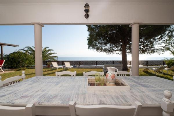 Villa Cortesia Maritima - Seaside & Private - Eubea