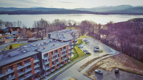 Na zdjęciu widoczny jest obiekt Apartament Szafirowy położony w mieście Zarzecze.
