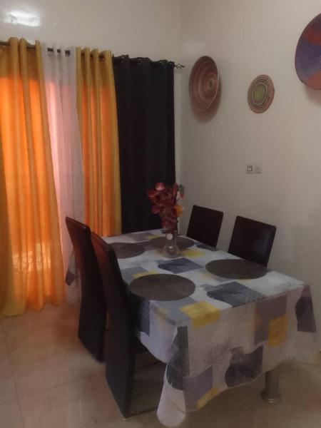 Na fotografii je vidět objekt Villa chez Julien nacházející se ve městě Rufisque.