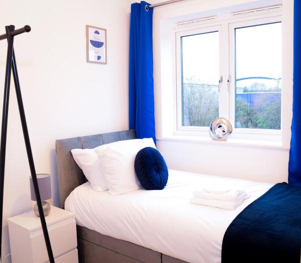 Op de foto is het object Modern 3 Bed House te zien, gelegen in de stad Wolverhampton.