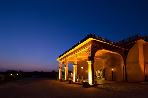 The photo shows the Vesta Bikaner Palace located in the city of Naorangdesar.