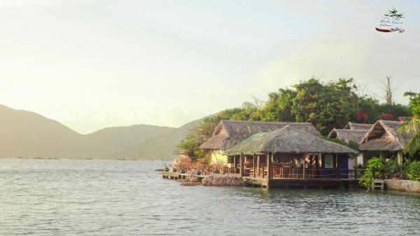 Na fotografii je vidět objekt Whale Island Resort nacházející se ve městě Ðiệp Sơn.
