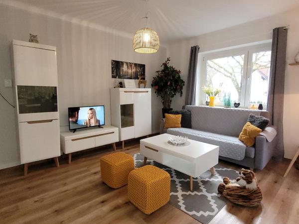En la foto se muestra el objeto FAMILY APARTMENT LINZ Wohnen mit Garten am Fusse des Pöstlingbergs TOP LAGE Villenviertel ubicado en la ciudad de Puchenau.