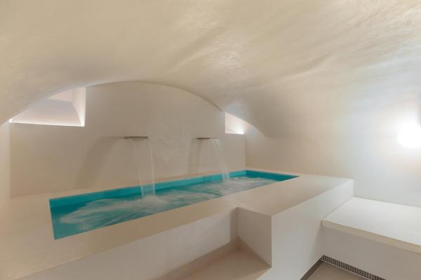 Design apartment with private pool in Campo dei Fiori, Rome