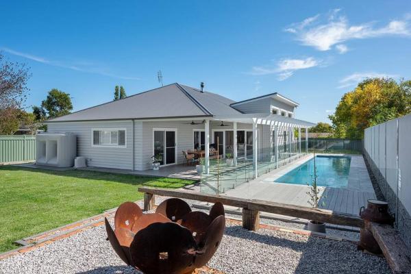 På billedet ses objektet 'Austin' Mudgee beliggende i byen Mudgee.