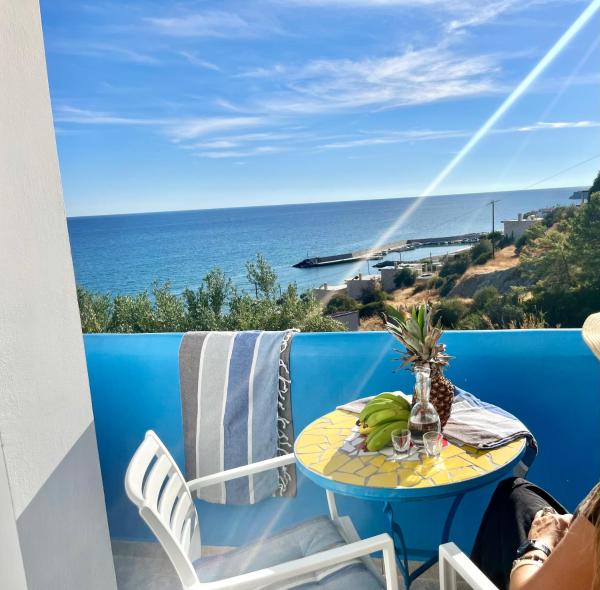 På bildet vises objektet Panorama Melina Apartments som ligger i byen Kastrí.