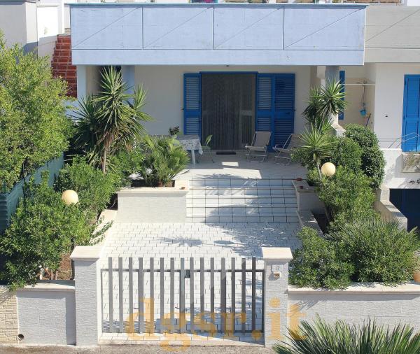 A la foto es mostra l'objecte Villa Grazia situat a la ciutat de Ostuni.