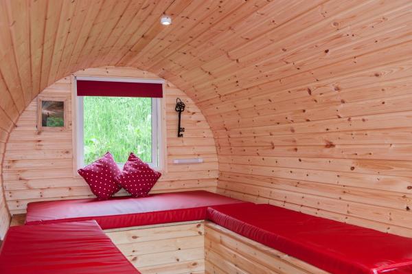 A la foto es mostra l'objecte BCC Lochness Hostel pods situat a la ciutat de Bearnock.