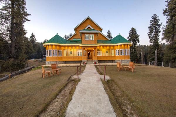 På bilden syns objektet Gulmarg Ski Hill Resort som ligger i staden Gulmarg.