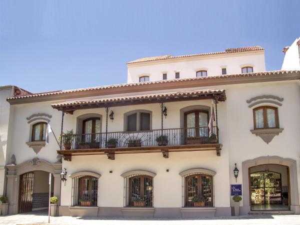 A la foto es mostra l'objecte Solar De La Plaza situat a la ciutat de Salta.
