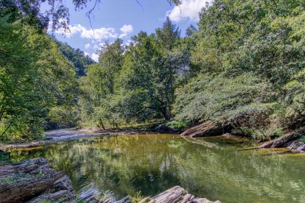 Valhalla - Private Rustic Getaway Cabin - Tennessee