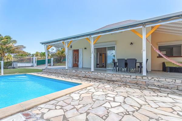 A la foto es mostra l'objecte Villa spacieuse à Saint-François avec piscine privée situat a la ciutat de Pombiray.