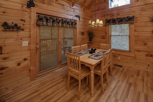 Billede 9: ER302 - Best of Times Great Location-Close to Town cabin