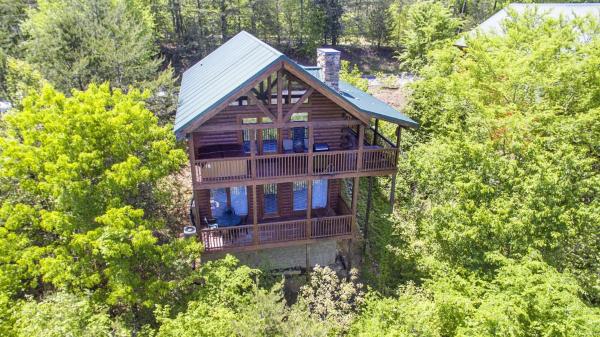 Auf dem Foto ist das Objekt ERN859 - ABSOLUTE PARADISE - GREAT LOCATION! CLOSE TO ALL THE ACTION! cabin in der Stadt Pigeon Forge zu sehen.