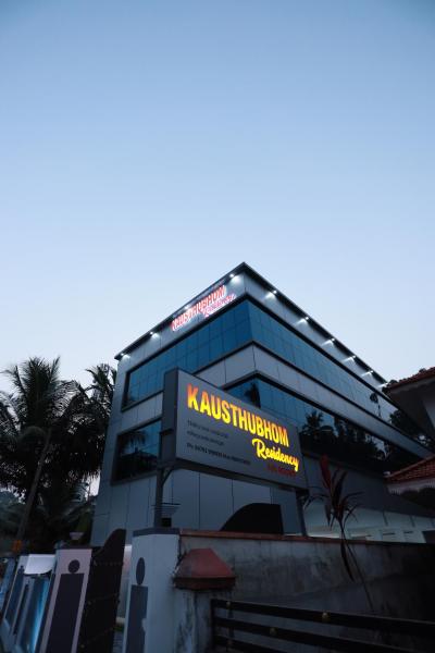A la foto es mostra l'objecte Kausthubhom Residency situat a la ciutat de Māvelikara.