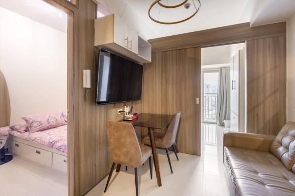 Luxury Sunset Views And Prime Location Near Ccp Moa With Wifi Parking - Manille