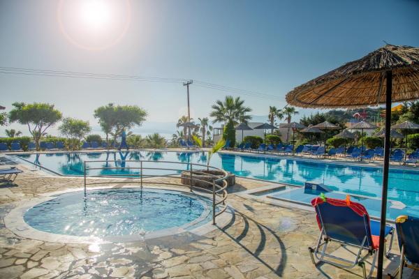 A la foto es mostra l'objecte Semiramis Village Hotel situat a la ciutat de Hersonissos.