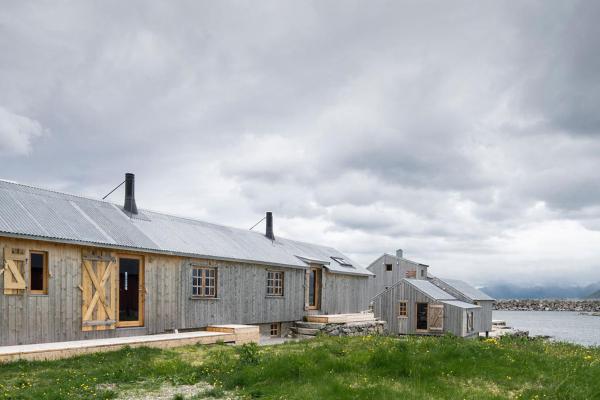 Na fotografii je vidět objekt Villa Lofoten - Edvardbua nacházející se ve městě Kvalnes.