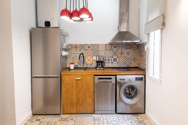 Encantador apartamento reformado en Tetuán by beBalmy, Madrid