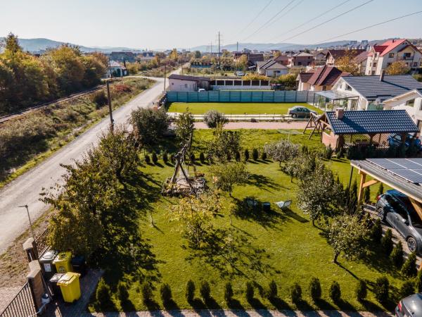 Na foto é possível ver o objeto Mareshal Residence localizado na cidade de Bistriţa.
