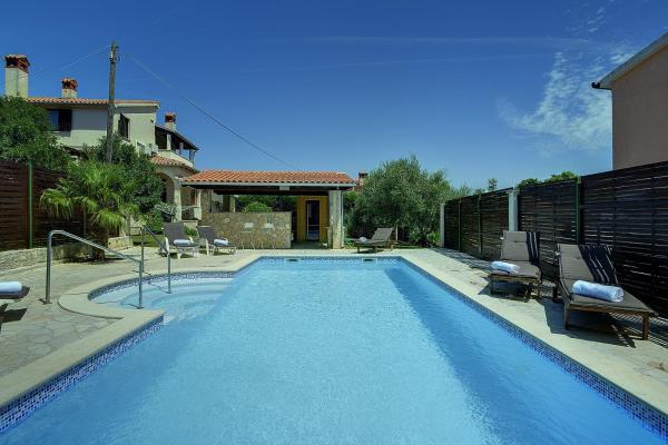 Einzigartige Villa Nur 1 Km Bis Zum Strand Mit Privatem Pool, Bbq, Klima, Wlan - Medulin