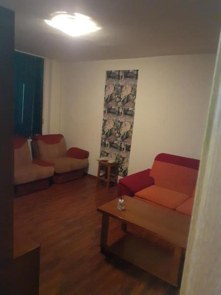 A la foto es mostra l'objecte Studio H situat a la ciutat de Bucarest.